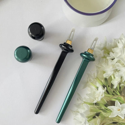 Eyeliner-Set mit ergonomischem Tool & wasserfestem Gel